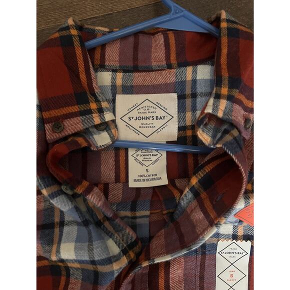 NWT St John’s Bay Red Flannel Shirt Size Small. Lightweight Long Sleeve/ Soft - Picture 2 of 3